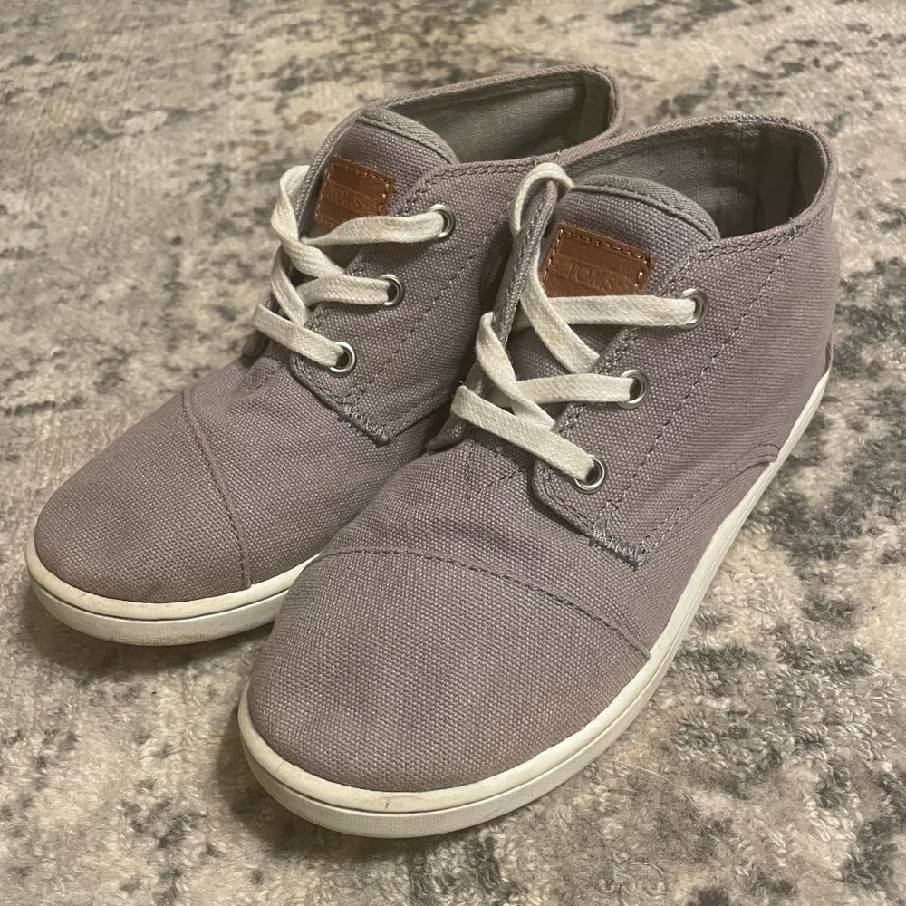 Toms